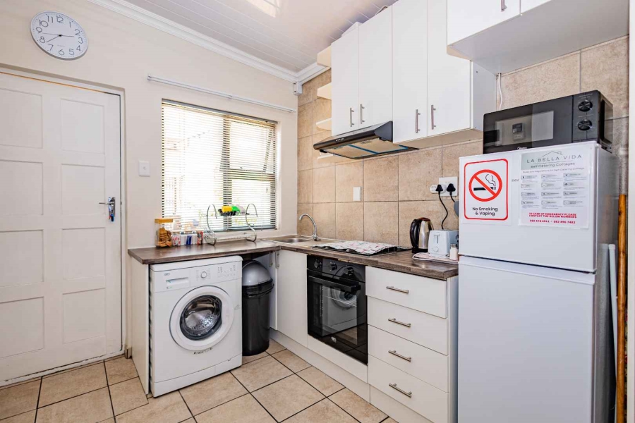 To Let 1 Bedroom Property for Rent in Oakdale Western Cape